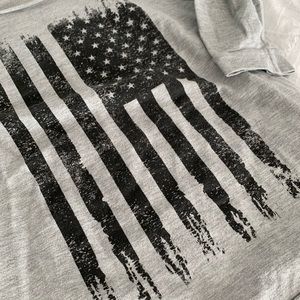 Light weight top with American flag detail